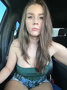 Snapshot of MaggyMayI chatting on 14, 10, 2025 MaggyMayI online show from 14, 10, 2025