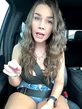 Snapshot of MaggyMayI chatting on 2, 12, 2025 MaggyMayI online show from 2, 12, 2025