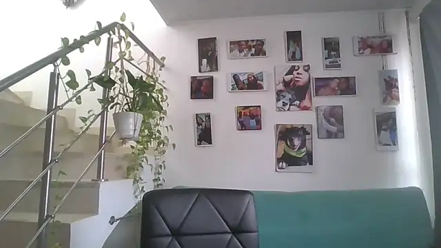 Adrilovechocolate online show from 4, 6, 2026