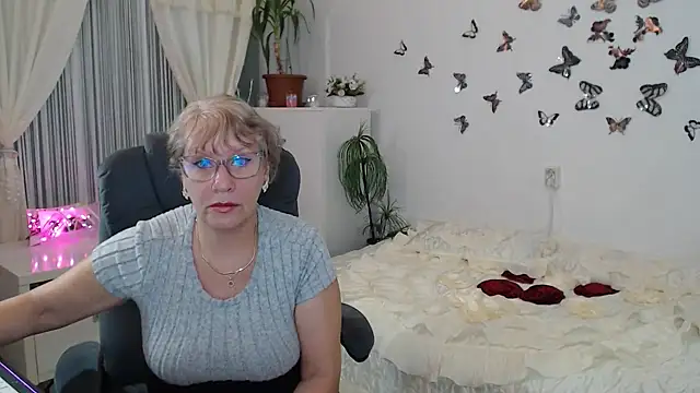 Ghertrude52 online show from 13, 10, 2025