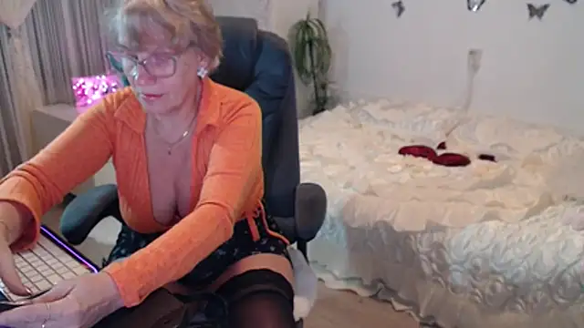 Ghertrude52 online show from 24, 10, 2025