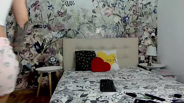 RoseDiamond06 online show from 25, 10, 2025