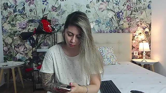 Snapshot of RoseDiamond06 chatting on 9, 7, 2026 RoseDiamond06 online show from 9, 7, 2026