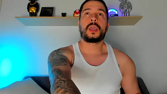 camilo restrepo21 online show from 14, 2, 2025