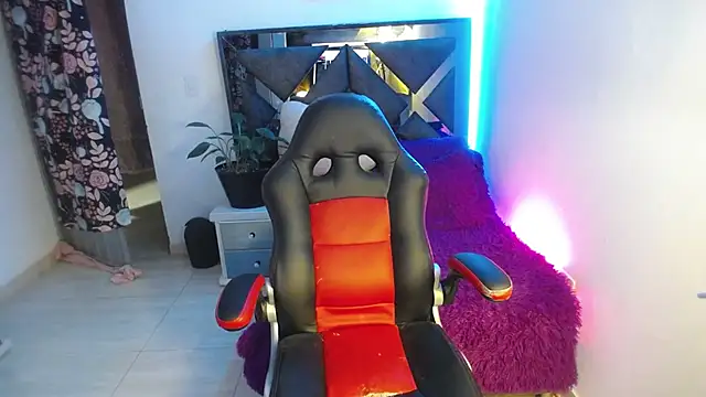 Snapshot of Salo_hot04 chatting on 21, 1, 2025 Salo hot04 online show from 21, 1, 2025