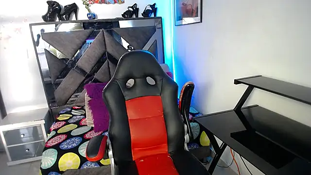 Snapshot of Salo_hot04 chatting on 23, 9, 2025 Salo hot04 online show from 23, 9, 2025