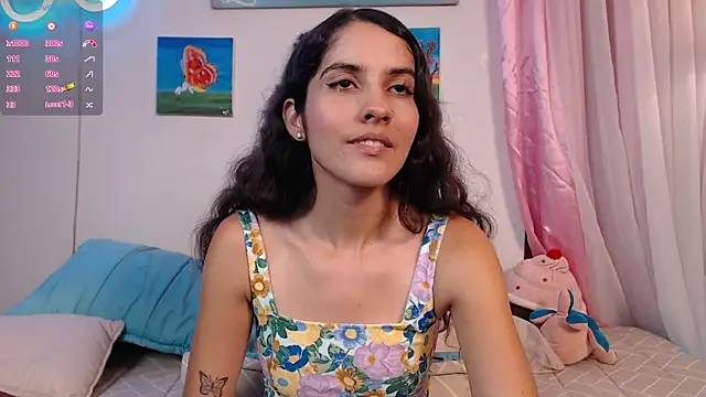 Snapshot of lailypink chatting on 31, 12, 2024 lailypink online show from 31, 12, 2024