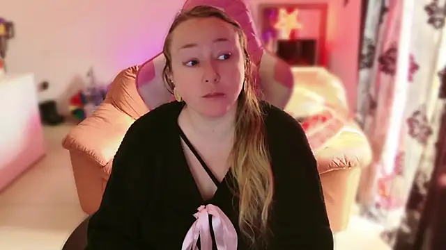 kisicaxx online show from 4, 3, 2025