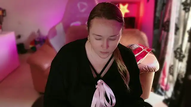 kisicaxx online show from 4, 3, 2025