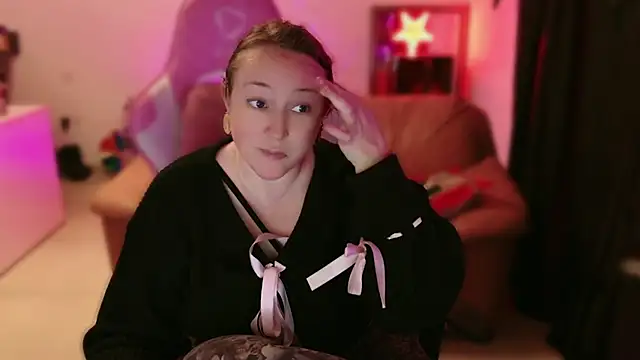 kisicaxx online show from 4, 3, 2025