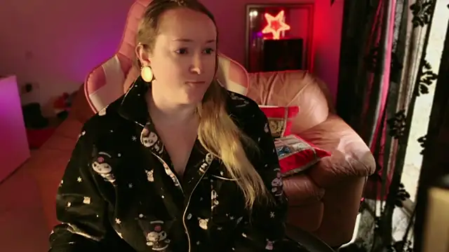 kisicaxx online show from 18, 3, 2025