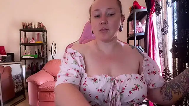 Snapshot of kisicaxx chatting on 29, 5, 2026 kisicaxx online show from 29, 5, 2026