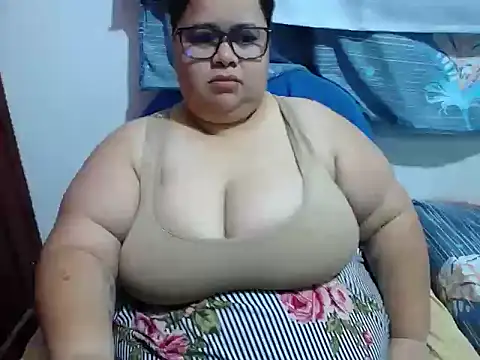 Snapshot of hotlesby4uxxx chatting on 3, 6, 2026 hotlesby4uxxx online show from 3, 6, 2026