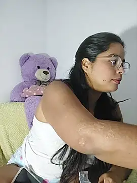 Snapshot of missmelissa_ chatting on 2, 12, 2025 missmelissa online show from 2, 12, 2025