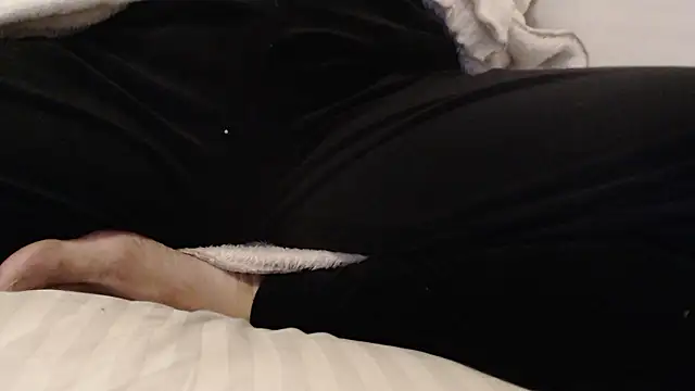 Snapshot of larawet chatting on 5, 12, 2024 larawet online show from 5, 12, 2024