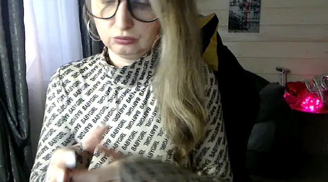 Snapshot of RubiLakros chatting on 10, 2, 2025 RubiLakros online show from 10, 2, 2025