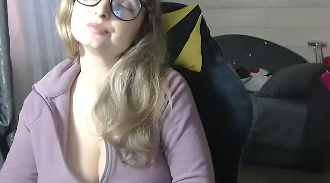 Snapshot of RubiLakros chatting on 14, 2, 2025 RubiLakros online show from 14, 2, 2025