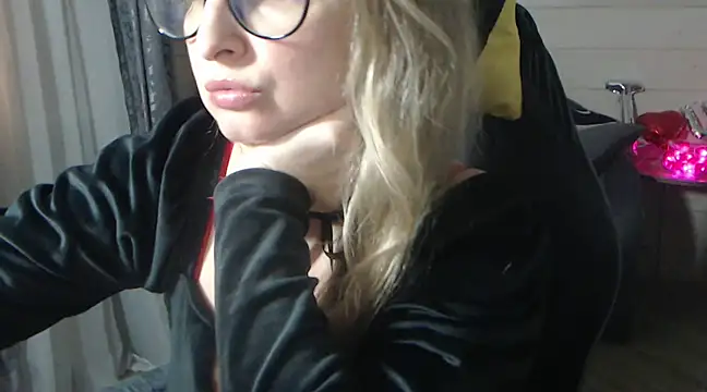 Snapshot of RubiLakros chatting on 14, 2, 2025 RubiLakros online show from 14, 2, 2025