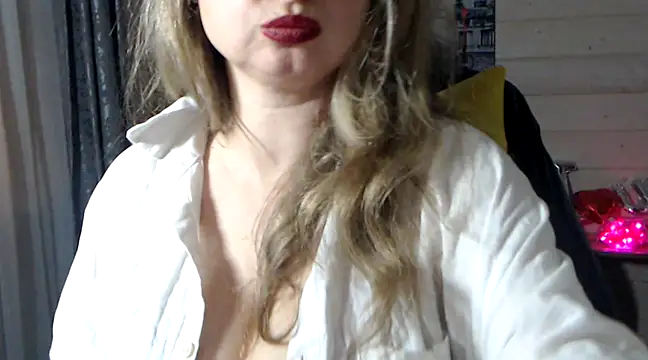 Snapshot of RubiLakros chatting on 18, 2, 2025 RubiLakros online show from 18, 2, 2025