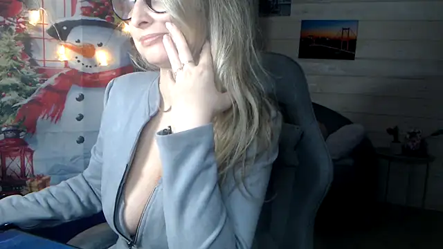 Snapshot of RubiLakros chatting on 13, 12, 2025 RubiLakros online show from 13, 12, 2025