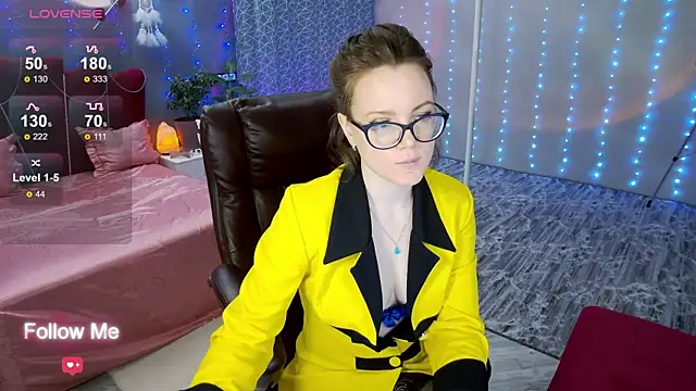Snapshot of AngelaWhiti chatting on 8, 1, 2025 AngelaWhiti online show from 8, 1, 2025