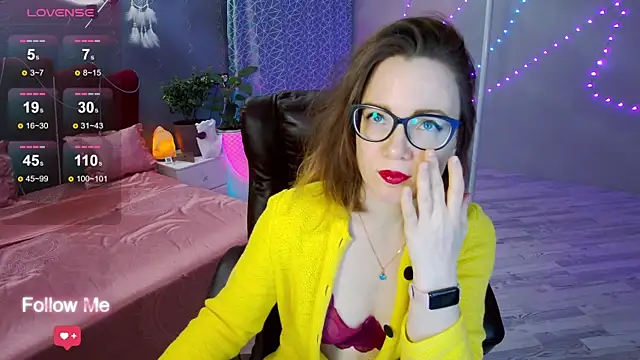 Snapshot of AngelaWhiti chatting on 12, 2, 2025 AngelaWhiti online show from 12, 2, 2025