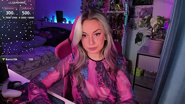 Snapshot of ChloeKohaku chatting on 6, 12, 2024 ChloeKohaku online show from 6, 12, 2024