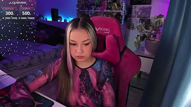 Snapshot of ChloeKohaku chatting on 18, 12, 2024 ChloeKohaku online show from 18, 12, 2024