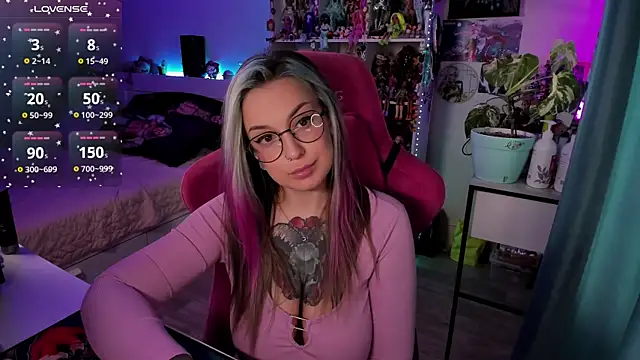 Snapshot of ChloeKohaku chatting on 17, 2, 2025 ChloeKohaku online show from 17, 2, 2025