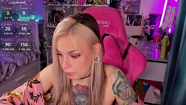 Snapshot of ChloeKohaku chatting on 11, 9, 2025 ChloeKohaku online show from 11, 9, 2025