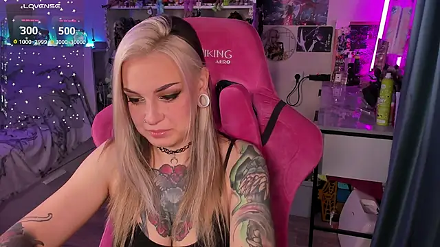 Snapshot of ChloeKohaku chatting on 19, 10, 2025 ChloeKohaku online show from 19, 10, 2025