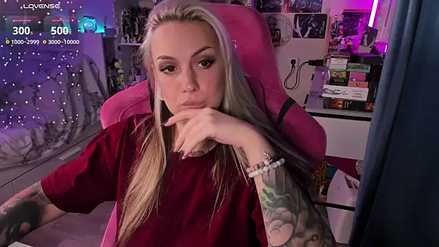 Snapshot of ChloeKohaku chatting on 22, 11, 2025 ChloeKohaku online show from 22, 11, 2025