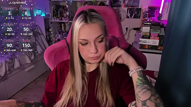 Snapshot of ChloeKohaku chatting on 23, 11, 2025 ChloeKohaku online show from 23, 11, 2025