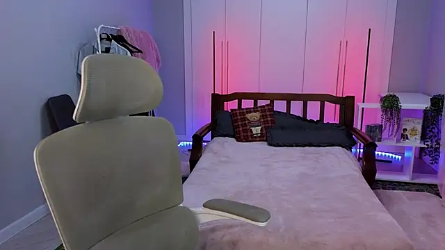 arlekincrop online show from 4, 12, 2025