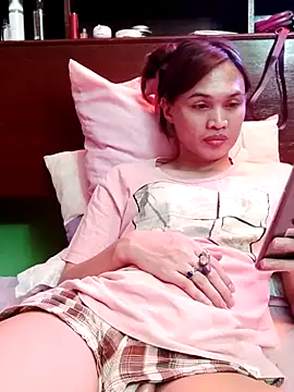 QueenSoreal online show from 1, 12, 2025