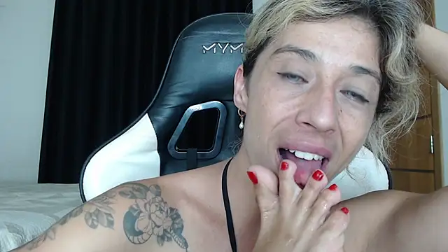 Snapshot of lettylatina@xh chatting on 6, 3, 2025 lettylatinaxh online show from 6, 3, 2025