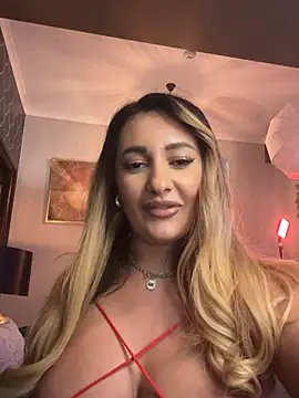 YaaraCollins online show from 7, 12, 2024