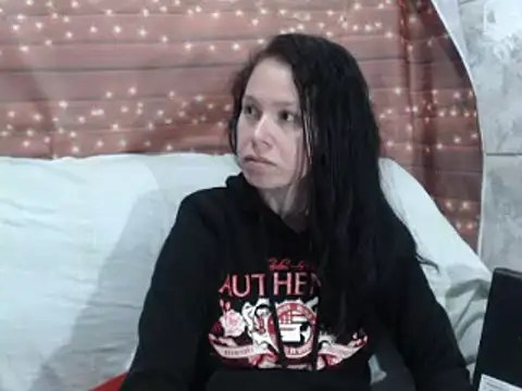 Venusluxodomme online show from 6, 11, 2025