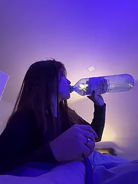 kiarafonseca  online show from 10, 4, 2026