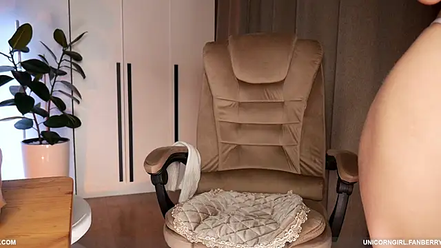 alicebalij online show from 3, 11, 2025