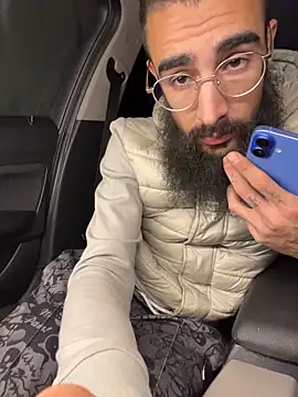 Snapshot of Av0caT chatting on 17, 12, 2025 Av0caT online show from 17, 12, 2025