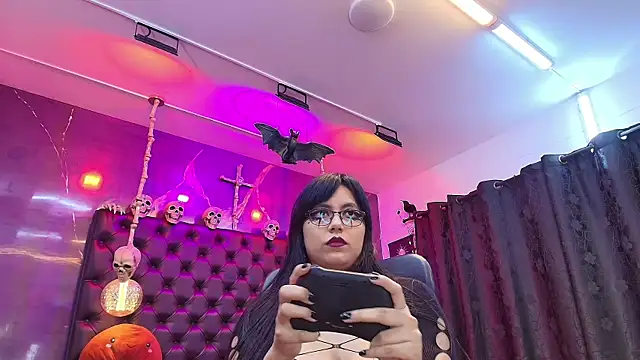 AlexHoe  online show from 22, 2, 2025