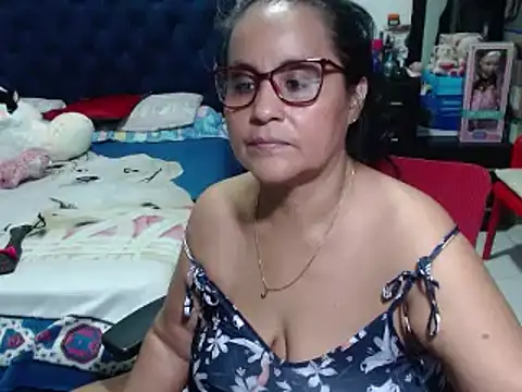 Snapshot of pervert_mommy_ chatting on 15, 1, 2025 pervert mommy online show from 15, 1, 2025