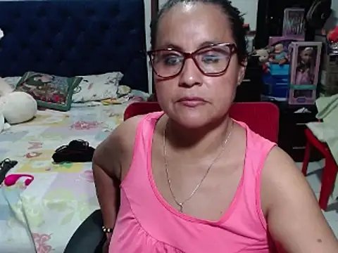 Snapshot of pervert_mommy_ chatting on 4, 2, 2025 pervert mommy online show from 4, 2, 2025