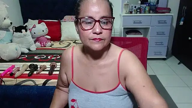 Snapshot of pervert_mommy_ chatting on 23, 9, 2025 pervert mommy online show from 23, 9, 2025