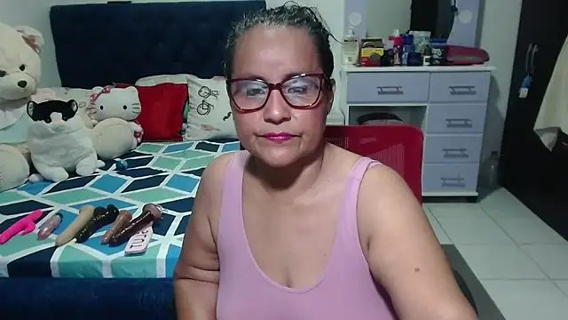 Snapshot of pervert_mommy_ chatting on 6, 10, 2025 pervert mommy online show from 6, 10, 2025