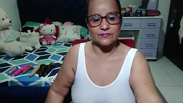 Snapshot of pervert_mommy_ chatting on 9, 10, 2025 pervert mommy online show from 9, 10, 2025