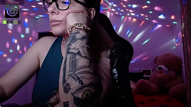 Snapshot of SonyaDevon chatting on 28, 12, 2024 SonyaDevon online show from 28, 12, 2024