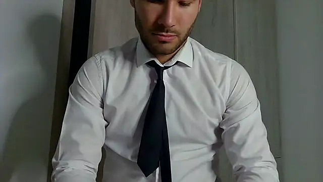 Justynn1 online show from 28, 2, 2025