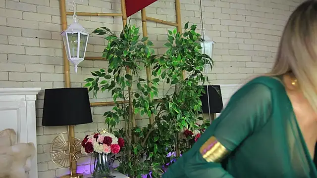 EmillyBronte online show from 28, 3, 2026